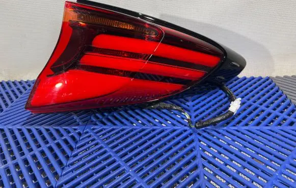 Toyota C-HR I Rear/tail lights 81550F4130 07122019 196449810