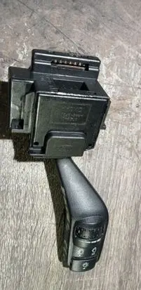 Ford Focus Wiper control stalk 17D940