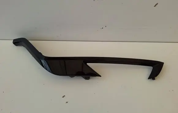 Volvo XC60 Front bumper splitter molding 32227911