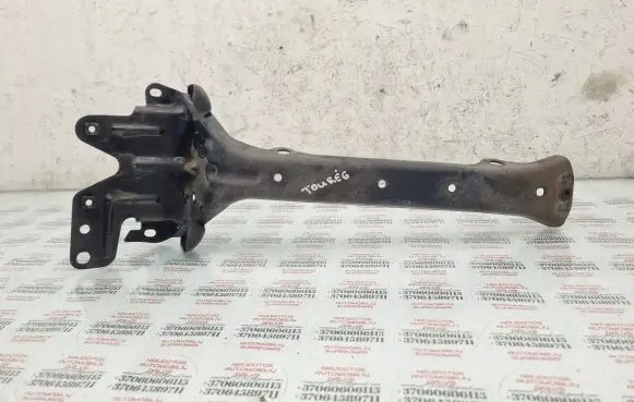 Radiator support slam panel bracket
