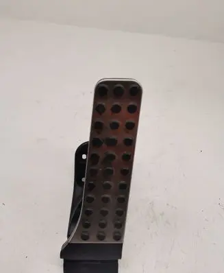 Mercedes-Benz E W213 Accelerator throttle pedal A2053000104