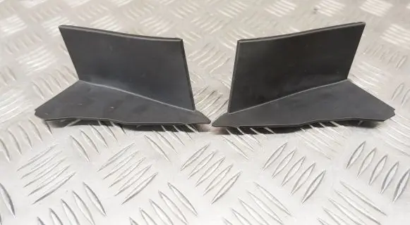 Rear/tail light trim molding
