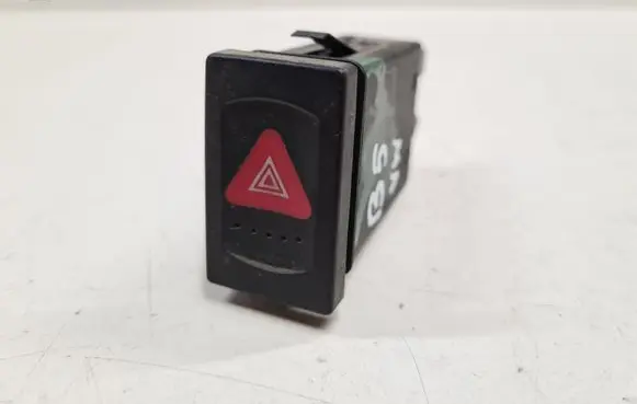 Volkswagen PASSAT B5 Hazard light switch 3B0953235B