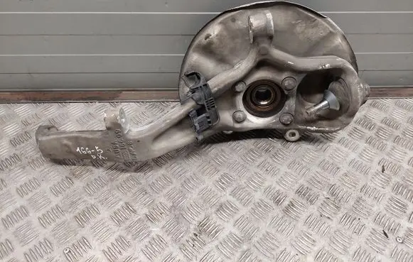 Mercedes-Benz GL X166 Front wheel hub A16609