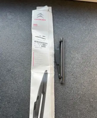Citroen DS5 Rear wiper blade 1607226580
