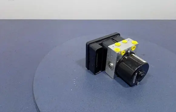 BMW 7 F01 F02 F03 F04 ABS Pump 6787836