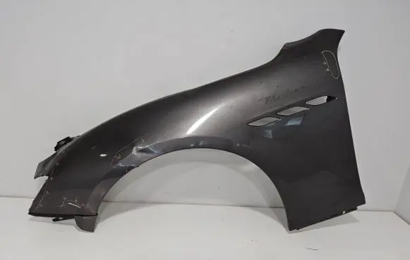 Maserati Ghibli Fender 673002041