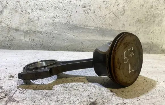 Dodge Challenger Piston with connecting rod