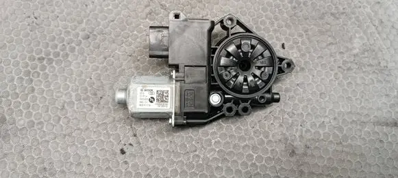 KIA Xceed Front door window regulator motor 82450J7010 F00S1V2274 HW100SW102
