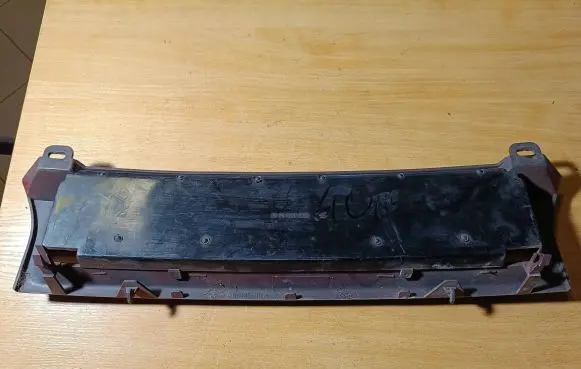 Ford Sierra Front bumper upper radiator grill 90BG8200BBW