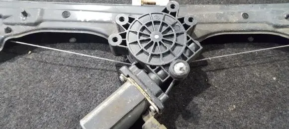 Fiat 500 Front door window regulator motor