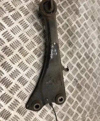Toyota Avensis T270 Rear control arm