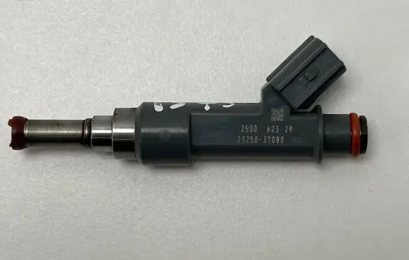 Toyota Prius (XW50) Fuel main line pipe 2325037080 250062329