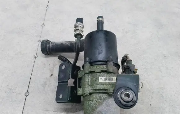 Citroen C4 I Power steering pump 9680989480