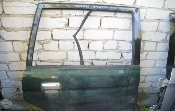 Mitsubishi Pajero Sport I Rear door MR981940