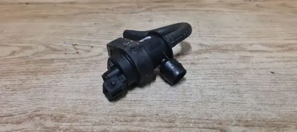 Volvo V50 Vacuum valve 8658909
