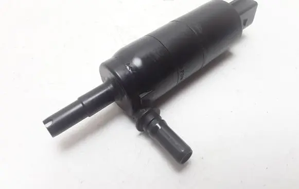 BMW 5 F10 F11 Headlight washer pump 7217792