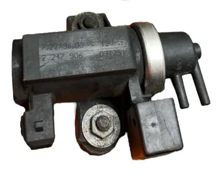 BMW 5 E39 Turbo solenoid valve 72279600 2247906 03T251