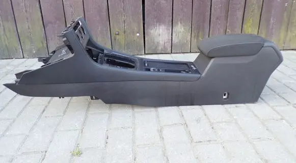Volkswagen Golf VII Center console