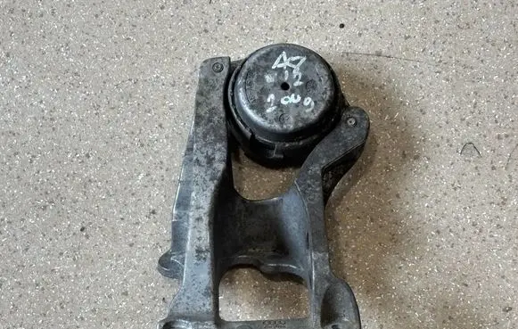 Audi A8 S8 D3 4E Gearbox mounting bracket 4E0199370AB