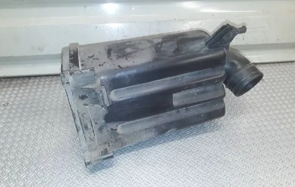 Audi A2 Air filter box 8Z0129607C