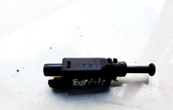 Volkswagen Golf III Brake pedal sensor switch 191945515