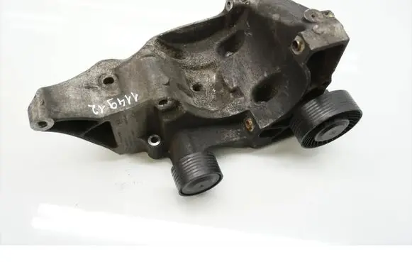 BMW 3 E90 E91 Generator/alternator bracket 7802639