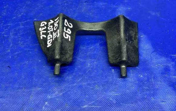 Hyundai i30 other engine part 2117104001