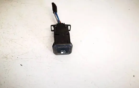Volkswagen Golf IV Fuel tank opening switch 3b0959833a