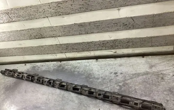 Volkswagen PASSAT B8 Sill supporting ledge 106501400100 3200101