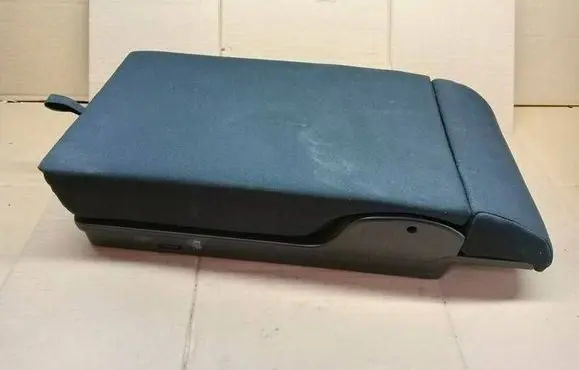 Volkswagen Golf VII Rear seat armrest 