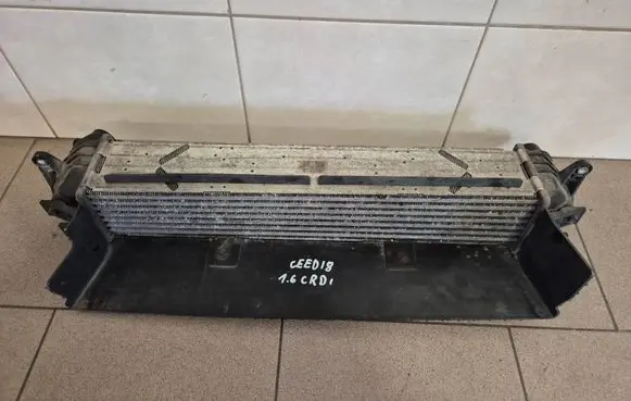 KIA Ceed Intercooler radiator 282712U000