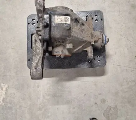 BMW X5 G05 Rear differential 7618732