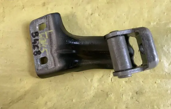 Mercedes-Benz B W245 Tailgate/trunk/boot hinge A1697400937