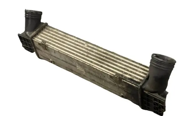 BMW 3 E90 E91 Intercooler radiator 7798788 3296399