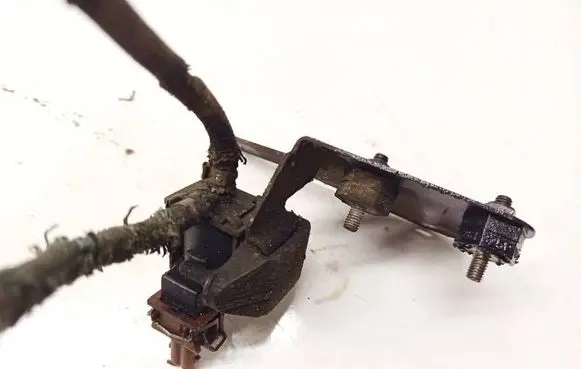 Volkswagen Sharan Turbo solenoid valve 028905283F