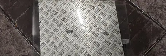 Volvo V50 Rear door window glass