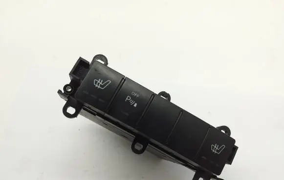 Mercedes-Benz A W169 Seat heating switch 1698209010 33460902 30060610079522