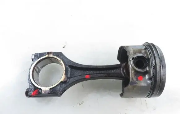 Opel Astra H Piston with connecting rod 86L61A2