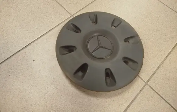 Mercedes-Benz Vito Viano W639 Original wheel cap A6394010825