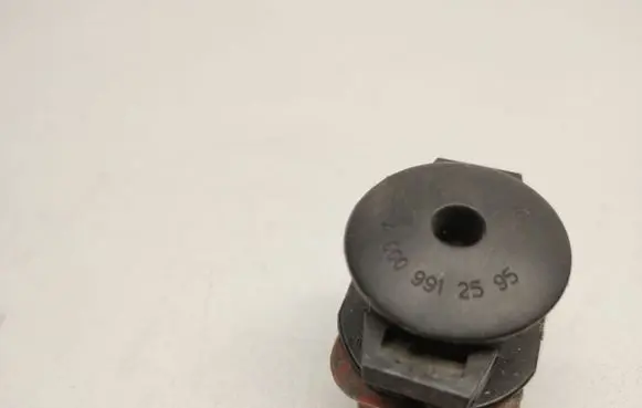 Mercedes-Benz C W204 Radiator mount bracket A0009912595