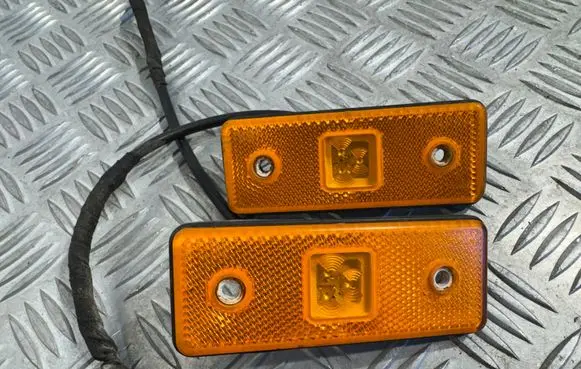 Mercedes-Benz Sprinter W906 Front fender indicator light 9018260296