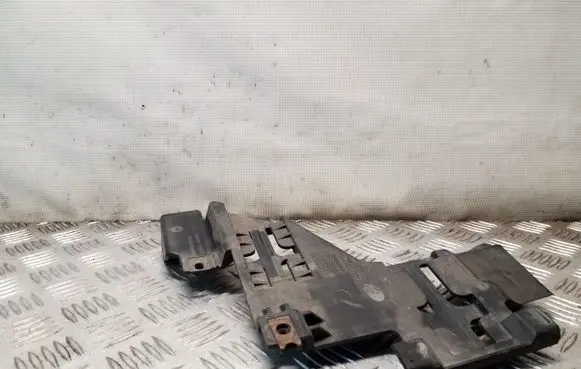Audi Q5 SQ5 Headlight/headlamp mounting bracket 1000717075
