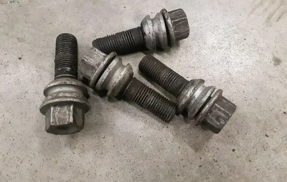 Volkswagen Transporter - Caravelle T5 Nuts/bolts 7h0