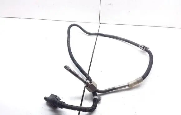 Mercedes-Benz CLS C218 X218 Exhaust gas temperature sensor A0009058501