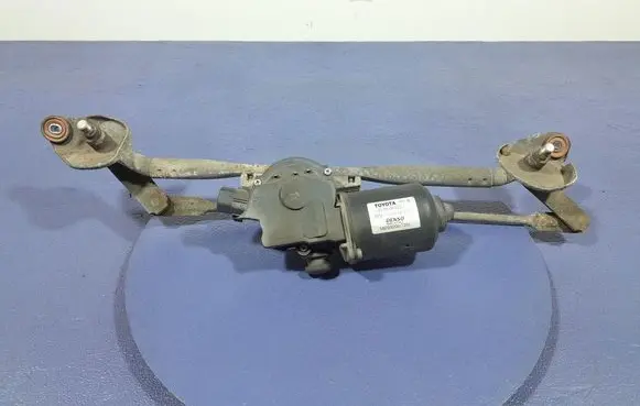 Toyota Corolla Verso E121 Front wiper linkage and motor 851100F020