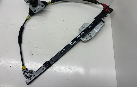 Volkswagen PASSAT B4 Rear door manual window regulator 3A0839401F