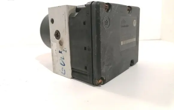 Volkswagen Golf IV ABS Pump 1J0907379G 1J0614117B