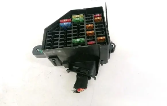 Volkswagen PASSAT B6 Fuse box set