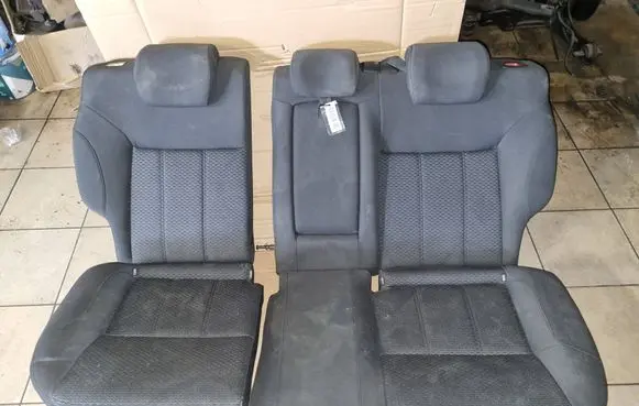 Ford Mondeo MK IV Second row seats 